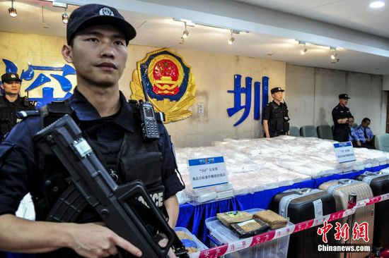 4��18��,�����й����փ�չʾ���永��Ʒ������,�V�|ʡ�����dͨ��,�ɹ��ƫ@��324����������ƷĿ�˰���,ץ�@����������9��(�������5��),��@��Ʒ�ɿ���400.5���������ӛ��