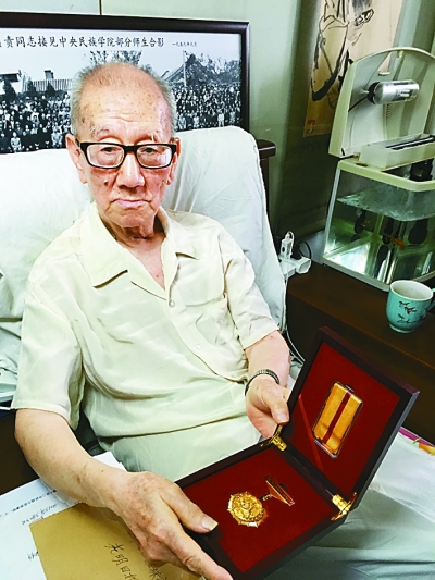 Ӣ�۲��Ǫ����� ��������Ҫ�cӢ��ͬ��