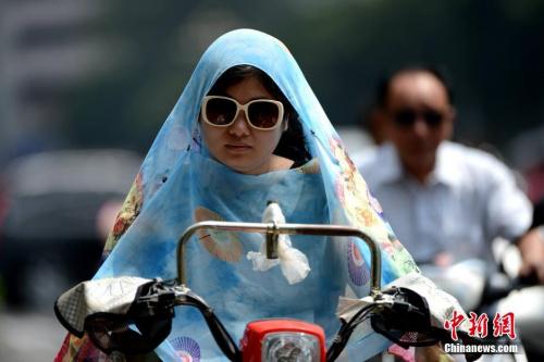 7��26�գ����ݸߜ؁��u���񱊡�ȫ�����b�����С���(d��ng)�գ������К����_�l(f��)���ߜس�ɫ�A(y��)����̖������ǰ�����՚ⶼ׃���˟��ˣ���(n��i)ꑵ���̩���}��ȵؘO�˸ߜس��^40�档���ڸߜ���ⲻ��(hu��)��̫��׃�������ֹ��������_������߀��Ҫ���_����ǰ��ĸߜؕr(sh��)�γ��T�� ���|�� �z