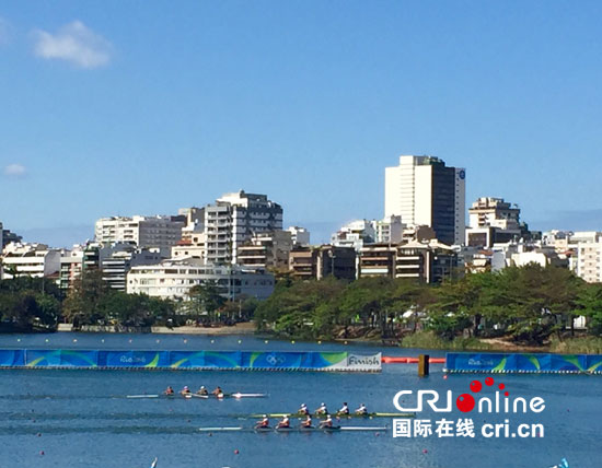 �DƬĬ�J���}