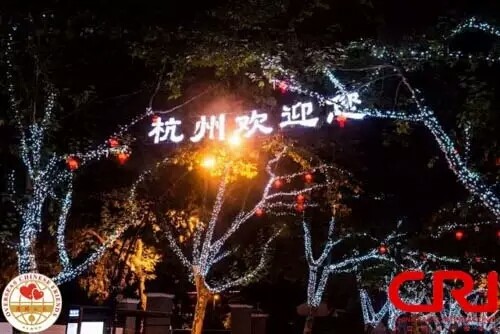 �DƬĬ�J���}