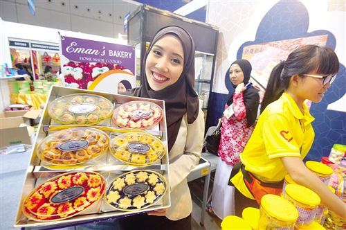 東盟各國特色展品亮相會展中心 “圈粉”南寧市民