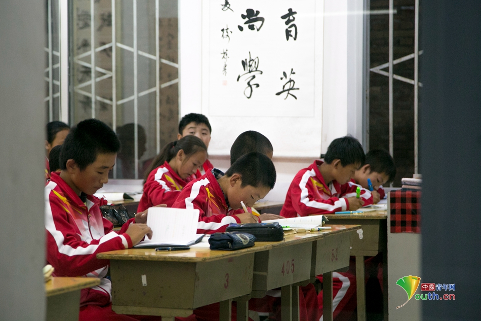 【網絡媒體走轉改】恰同學少年:群山掩不住紅軍小學的朗朗書聲 【網絡媒體走轉改】恰同學少年:群山掩不住紅軍小學的朗朗書聲