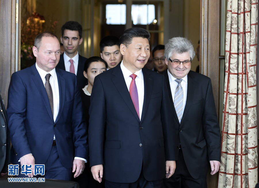 1��16�գ�������ϯ��(x��)��ƽ�ڲ������(hu��)Ҋ��ʿ(li��n)�����Ժ�h�Lʩ������(li��n)��Ժ�h�L�ȽB��ؐ���� ���A��ӛ�� �x�h(hu��n)�Y �z