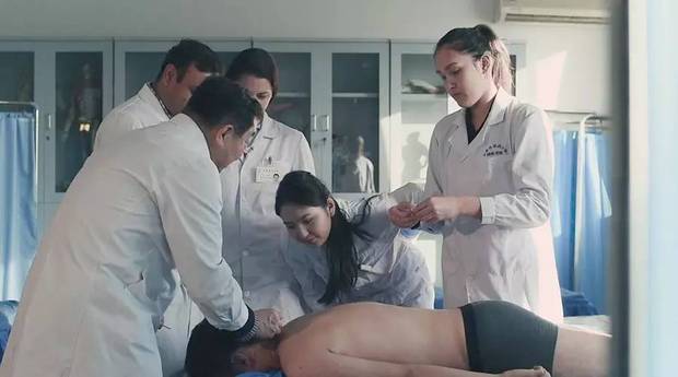 ����ϯ�ͽo���l�M���ġ����~�b�����l���@һ������׌���₃���_�۽���