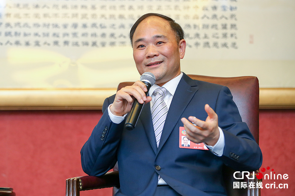 �DƬĬ�J(r��n)��(bi��o)�}