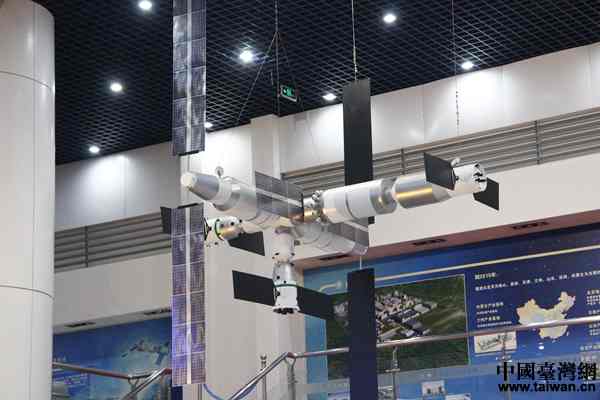 未來(lái)空間站模型 未來(lái)空間站模型