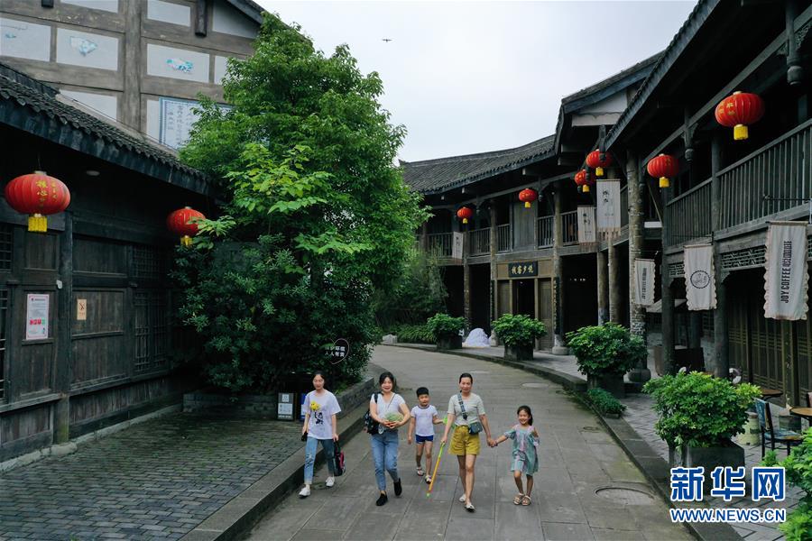 �����Aȫý�^�l���ɕ�(hu��)�؄e�^�졤�D�Ļ���(d��ng)����2���{(l��n)�D���L�ͣ�������ô��ƴ����������ȫ��(gu��)�ɕ�(hu��)����ʮ���塱�D��