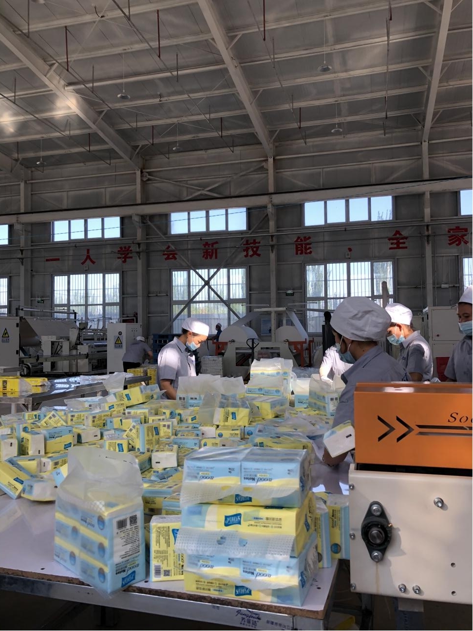 �հ��տ˴�ċDŮ�ڼ��T�ھ͘I(y��)��ÿ�¿��I(l��ng)��������1800Ԫ�Ĺ��Y���롣