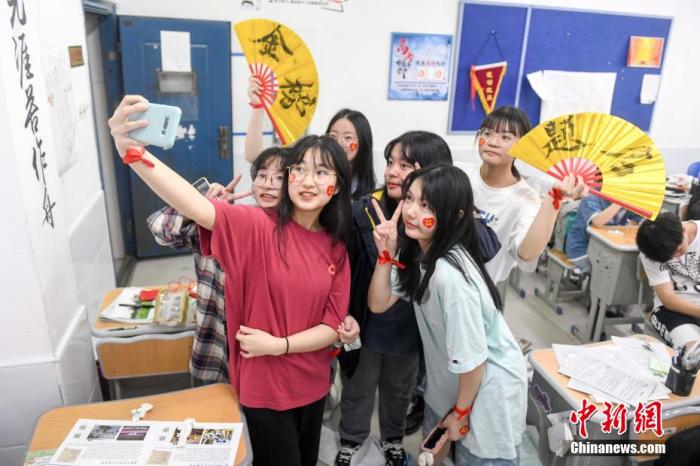 �Y�ψD��6��6�գ�2021��߿�ǰϦ�������Lɳͬ�������WУ�����꼉���������ڽ��҃Ⱥ�Ӱ�� ���A�� �z