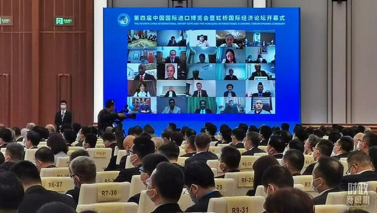 �r������ح�ġ��傀һ���x����(x��)��ƽ���M(j��n)�����_Ļʽ�ϵ���ּ���v