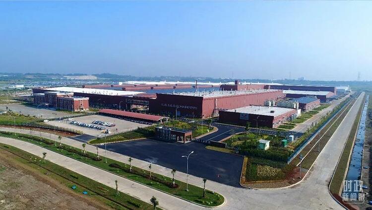 �r������ح�ġ��傀һ���x����(x��)��ƽ���M(j��n)�����_Ļʽ�ϵ���ּ���v