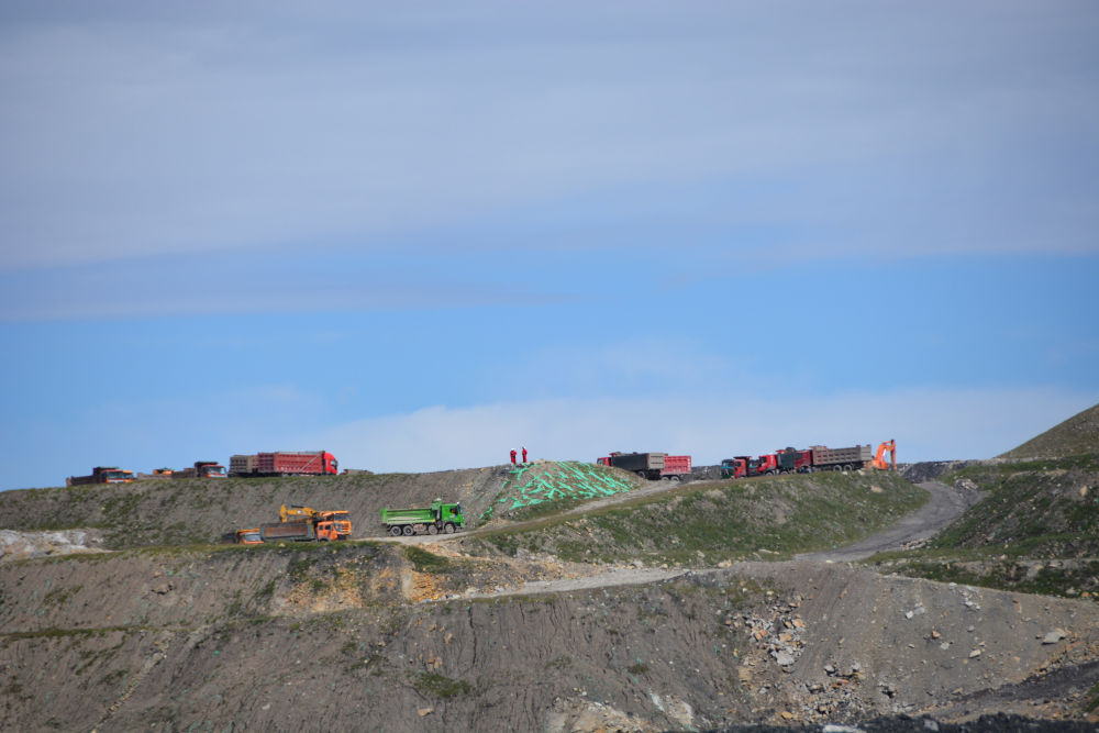 �������Ҹ��� �A�Úvʷ���ӡ�������ʮ�Ō�����oί����ȫ�����_֮�H