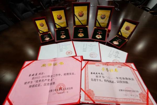 ���ѣ�����׿���ľ���Ӣ���Ѱ���