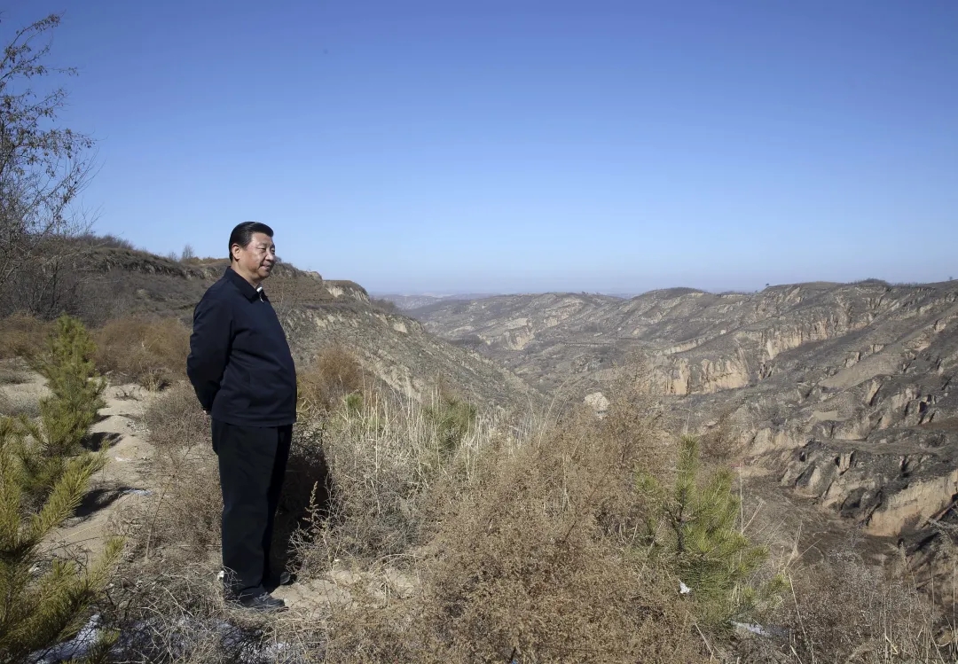 2015��2��13��������ƽ�ص����ʡ�Ӱ����Ӵ��h�İ��A����ҺӴ忴�������l�H����һ��ɽ·������ͣ�������eĿ������