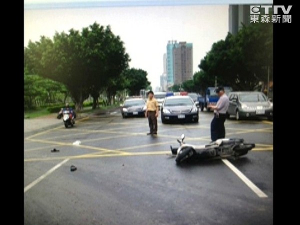 交通事故現(xiàn)場 交通事故現(xiàn)場