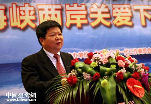 ���{Փ���۽��ɰ���������L�c�� �����P����һ��