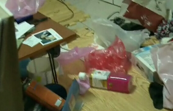 臺灣男大學生出租屋內燒炭自殺,6室友中毒送醫 臺灣男大學生出租屋內燒炭自殺,6室友中毒送醫