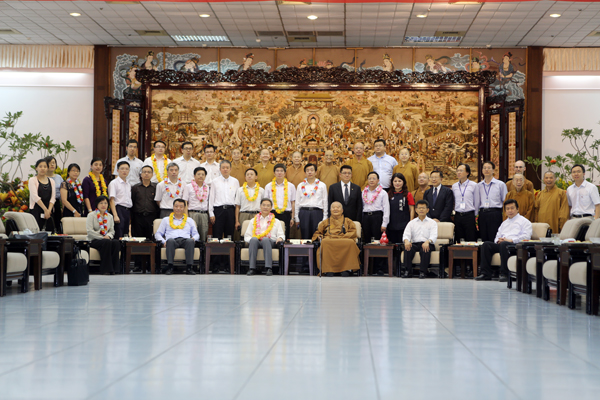 ���ƴ��ڷ��ɽ�̈́e��־܊