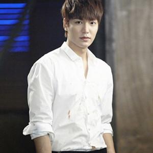 李敏鎬快閃登臺 最愛閃亮瞳孔 李敏鎬快閃登臺 最愛閃亮瞳孔