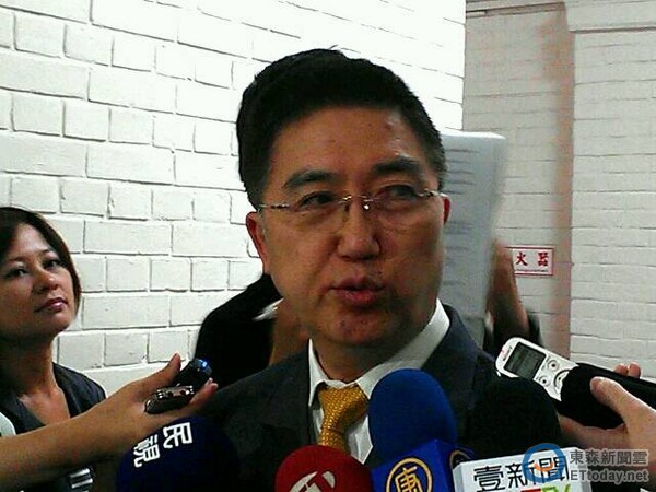 國(guó)民黨大黨鞭林鴻池?zé)o端被卷入警民糾紛 國(guó)民黨大黨鞭林鴻池?zé)o端被卷入警民糾紛