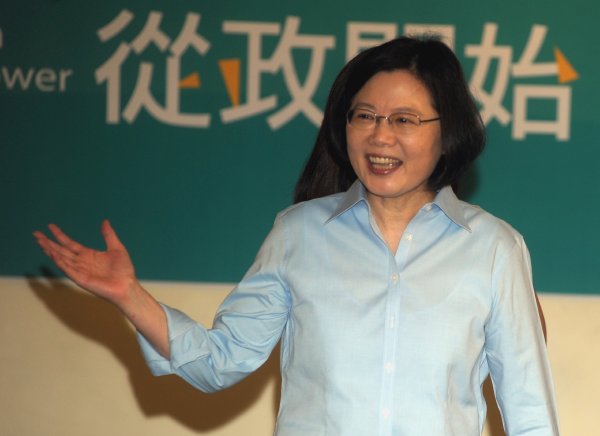 ���M(j��n)�h��ϯ��Ӣ�ġ����_(t��i)ý�D��