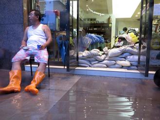 ���ۡ���(z��i)�ϼӞ�(z��i)��һҹ���� ��(z��i)�^(q��)���ˡ�����