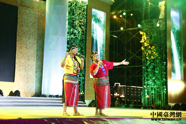 臺(tái)灣原住民歌唱組合“北原山貓”演唱歌曲《我們都是一家人》 臺(tái)灣原住民歌唱組合“北原山貓”演唱歌曲《我們都是一家人》