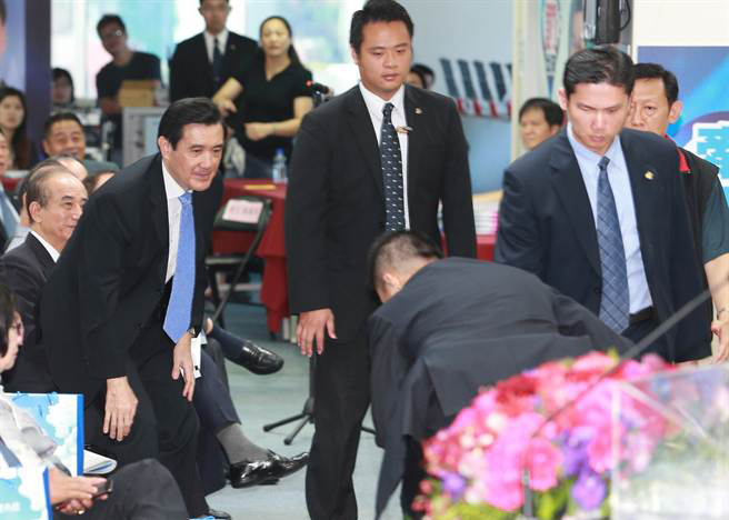 ��(gu��)���h���u(p��ng)ί���h��ϯ�RӢ���¹�Ո(q��ng)���Q�r(n��ng)��(w��n)�}