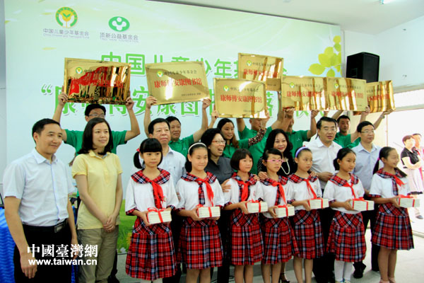 “康師傅安康圖書館”15日在雅安漢源富林鎮第三小學落成 “康師傅安康圖書館”15日在雅安漢源富林鎮第三小學落成