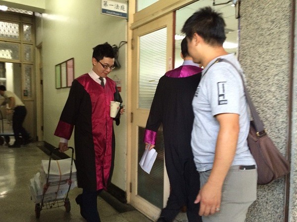 頂新“黑心油”案大逆轉 臺媒:可能是場大烏龍 頂新“黑心油”案大逆轉 臺媒:可能是場大烏龍