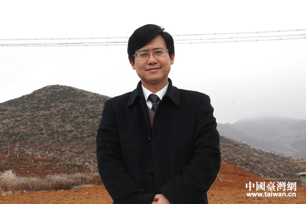 威寧自治縣委常委、迤那鎮黨委書記馬祥宏講述村里的結對幫扶。 威寧自治縣委常委、迤那鎮黨委書記馬祥宏講述村里的結對幫扶。