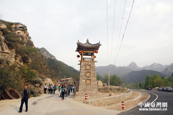 駱駝灣村村口。 駱駝灣村村口。