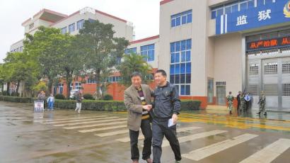 2��1�����磬ꐝM�����߳��O�z���T��������R�_��ȥ��ס�����֡�