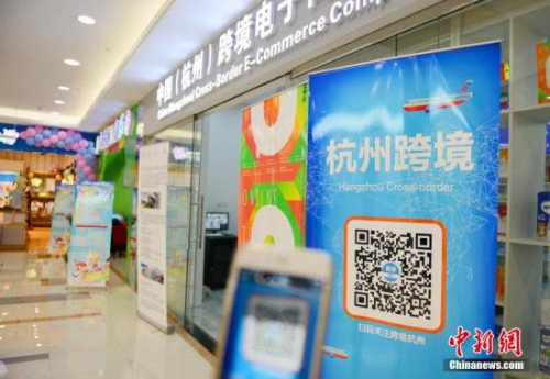 �Y�ψD �� �z