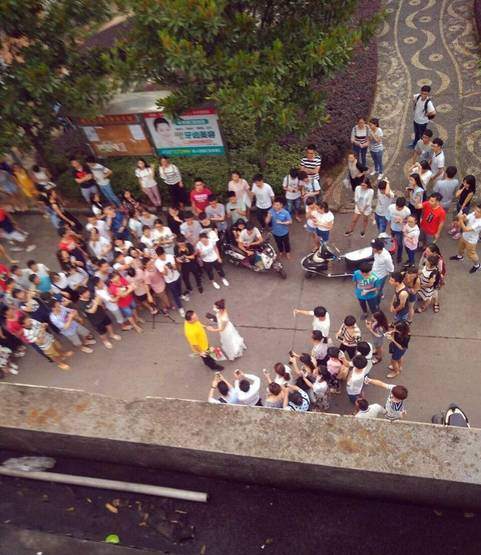 Ů�ώ������ͬ�W