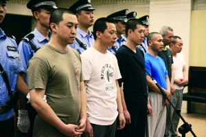 6名嫌犯買賣野生動物制品受審 快遞500公斤象牙 6名嫌犯買賣野生動物制品受審 快遞500公斤象牙