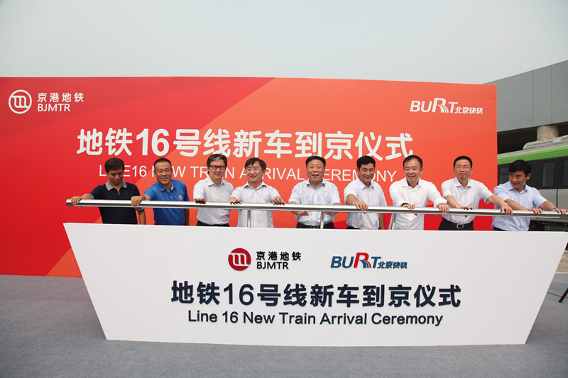 ���۵��F16̖����܇�����xʽ�ϣ��F(xi��n)�����e��ͬ�Ƅӆ����b�ã���܇��ʽ����