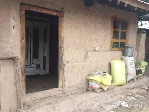 ������m��ǰ�ͺ��ӂ�ס�ķ���������һֻ���f�Ĺ����������A�ļҾߣ�