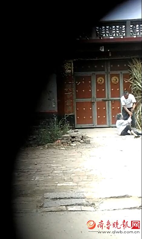 19�գ�һ���L��2��犵ġ���ſhˮ����һ�����˱����Ӛ��򡱵�ҕ�l�ھW(w��ng)��������ӛ���C�����������˞���ſhˮ�����(zh��n)��]��91�q�������P�������ߞ�����Ѯ���TŮ���Oĳ��