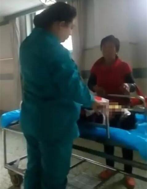 2歲男孩被洗澡水燙傷 爺爺奶奶土方治療致休克 2歲男孩被洗澡水燙傷 爺爺奶奶土方治療致休克