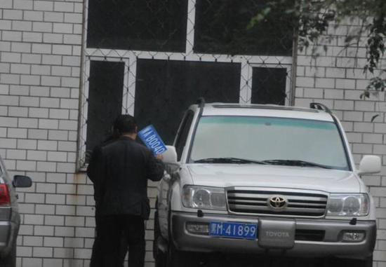 �̸��c�̵ġ�˾�C���ھ�סС�^�Ȍ���AB0040܇�Ƹ��Q���M41899܇�����z܇��̖�����̖