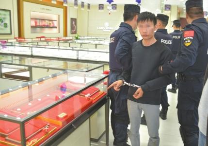 10��18�գ��������������°l�錚��ָ�J�����F����