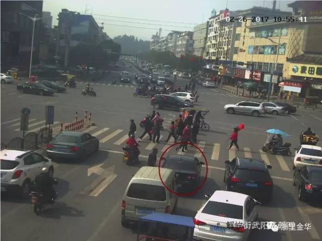 �ӵ��Ԓ�󣬽��������s��·�ڣ��l(f��)�F(xi��n)܇�v�ѽ�(j��ng)�_�ߣ���(li��n)ϵ�����˽���r�����Ǖr�����v܇ͣ��ǰ��Ӷ����ӣ�����ȥ����һ���f�����ڵ��ˣ��Ҿʹ���8890��������ô��ͣ��·���أ���������Щ�⑍��