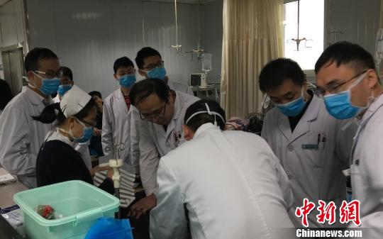 ��o��Ѯ�����ڡ�ϲ����ɽ���ֵ܂z����ĹѨ���D��