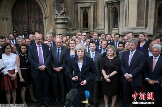 �зГP(y��ng)�P(y��ng)��Ӣ��Ó�W�Y(ji��)���󣬿�÷���D(zhu��n)���xȥ���ƌ���10̖ӭ�������ĵڶ���Ů���ˡ�������ɯ��÷�� ����ɯ��÷����60�q���������α����h�I(l��ng)�������������Q�顰�ĳ�Ԫ�ϡ���1997�ꮔ(d��ng)�x����(hu��)�h�T��2010�����(d��n)�΃�(n��i)���󳼡�����(d��n)������󣬌��ɞ��^���Р�����֮��Ӣ���vʷ�ϵڶ�λŮ���ࡣ ����ɯ��÷�Q�����ǳ��s���܉�(d��ng)�x�����h�I(l��ng)�䲢������Ӣ�����࣬�����t�����ˑB(t��i)�挦δ����Ŭ���F(tu��n)�Y(ji��)ȫ�w���񣬹�ͬ��(chu��ng)��һ��(g��)�������õ�Ӣ����