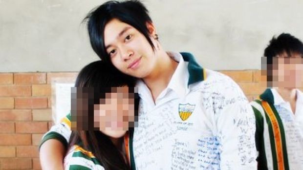 �DƬĬ�J���}