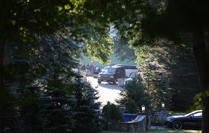 �DƬĬ�J���}