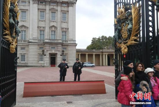 �Y�ψD��Ӣ�����ذ׽�h�m�� <a target='_blank' ><p  align=