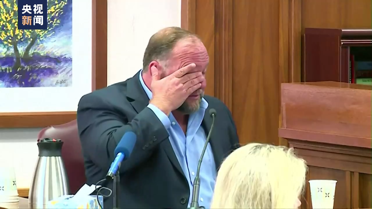 �Ա��Ʊ������������WУ����AR-15�������|��